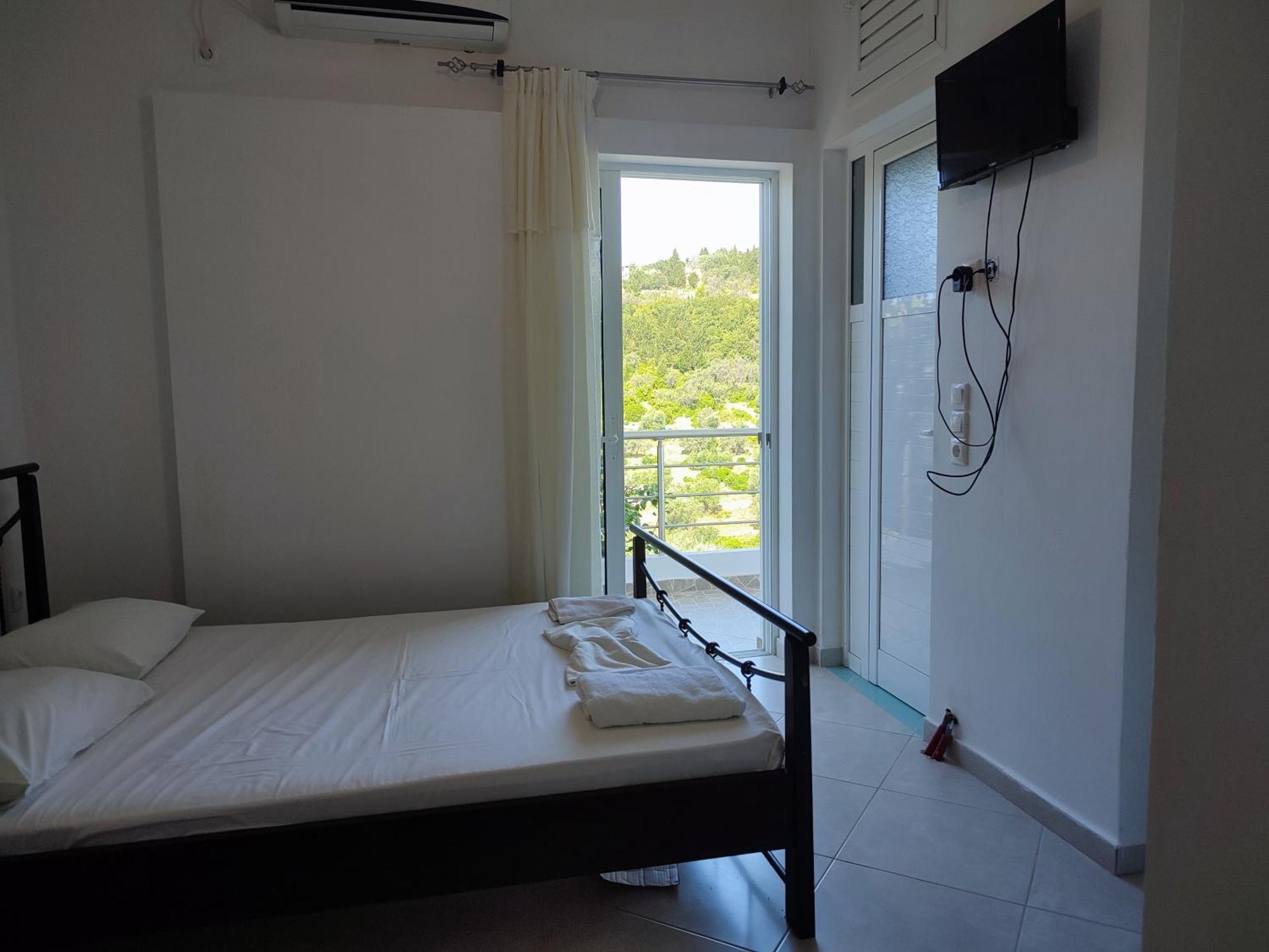 Petros Rooms Химар Стая снимка