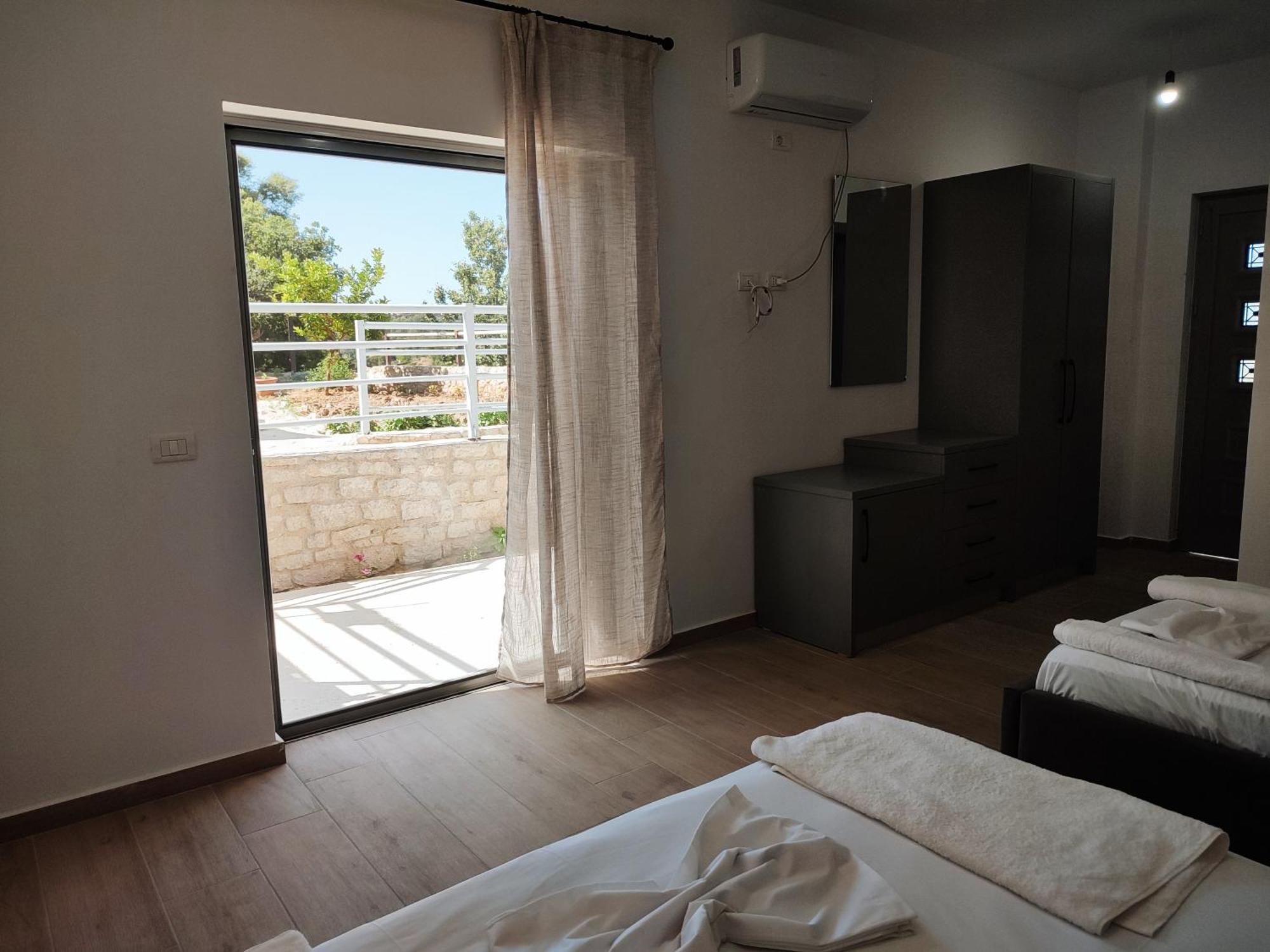 Petros Rooms Химар Стая снимка