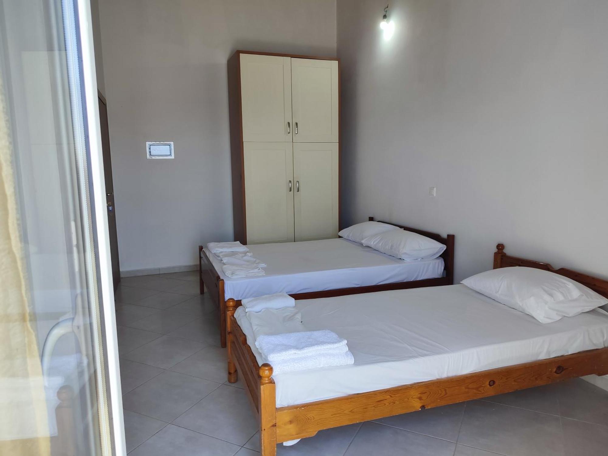 Petros Rooms Химар Стая снимка